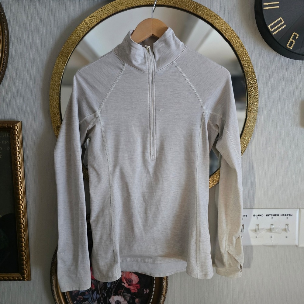 Under Armour cream womens long sleeve pullover 3/4 zip.size medium